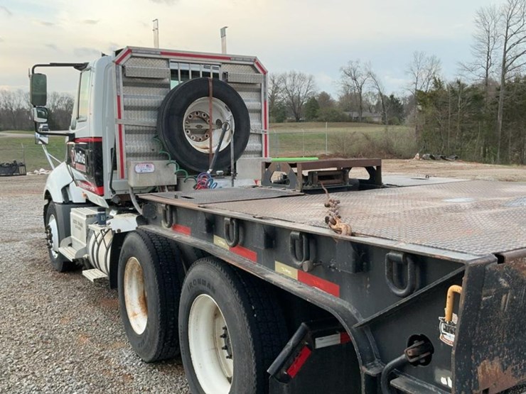 2017-international-prostar-image-4