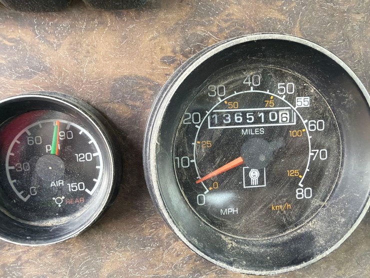 1990-kenworth-t400-image-9