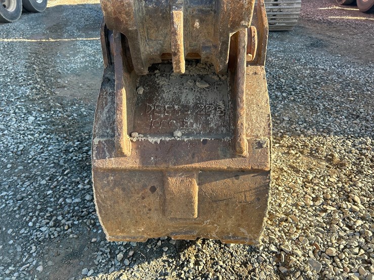 2021-hitachi-zx225-image-12