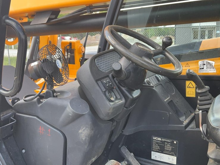 2022-jcb-510-56-image-13