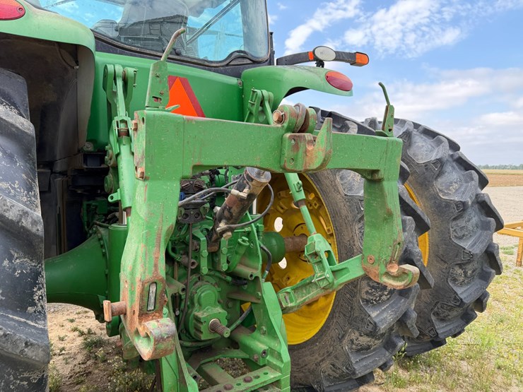 2012-john-deere-8235r-image-24