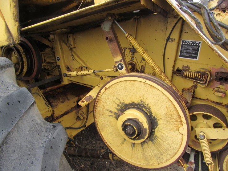 new-holland-tr96-image-22