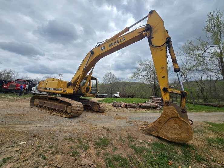 deere-892e-lc-image-22