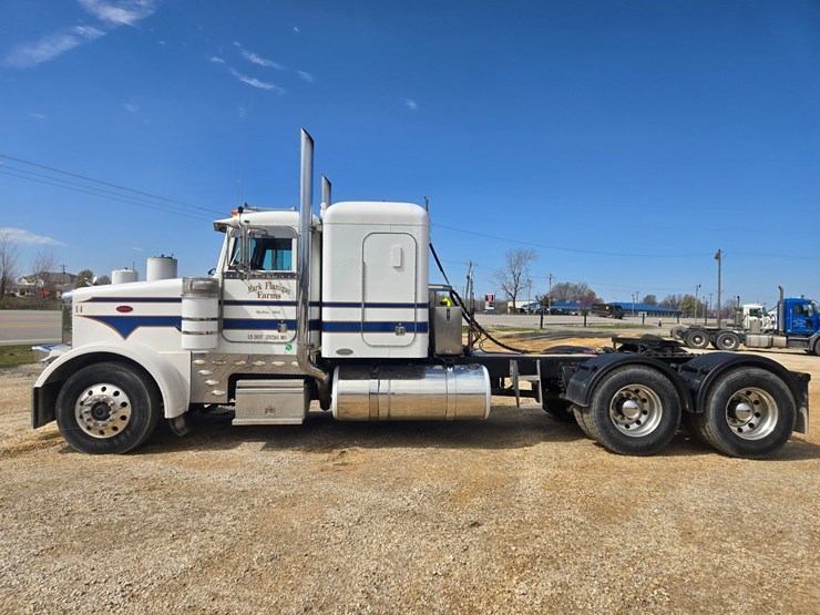 1996-peterbilt-377-image-8