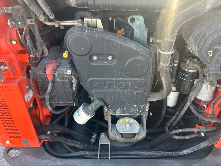 2018-kubota-ssv75-image-27