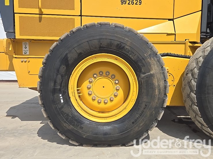 2019-deere-670g-image-21