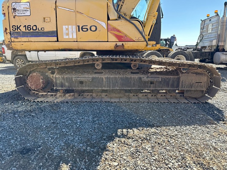 new-holland-eh160-image-60