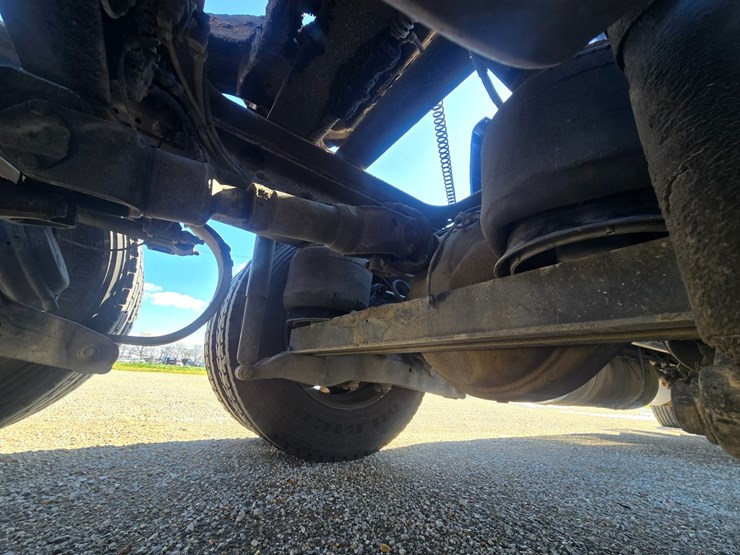 2005-peterbilt-379-image-99