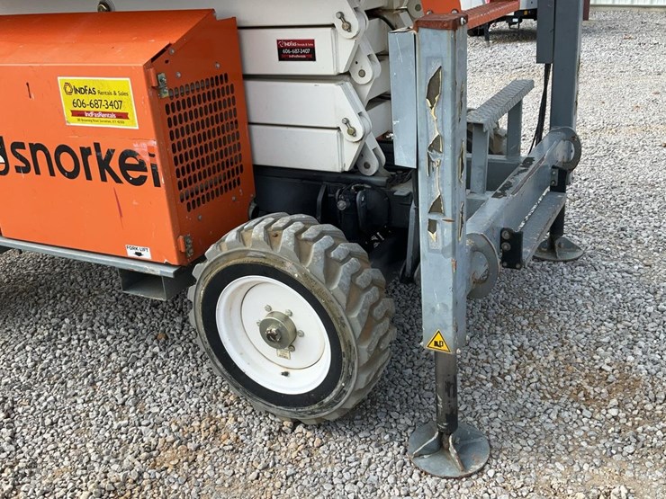 #400-•-2017-snorkel-4wd-rough-terrain-27'-scissor-lift-image-20