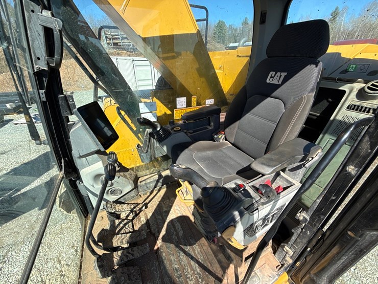 caterpillar-325-image-61