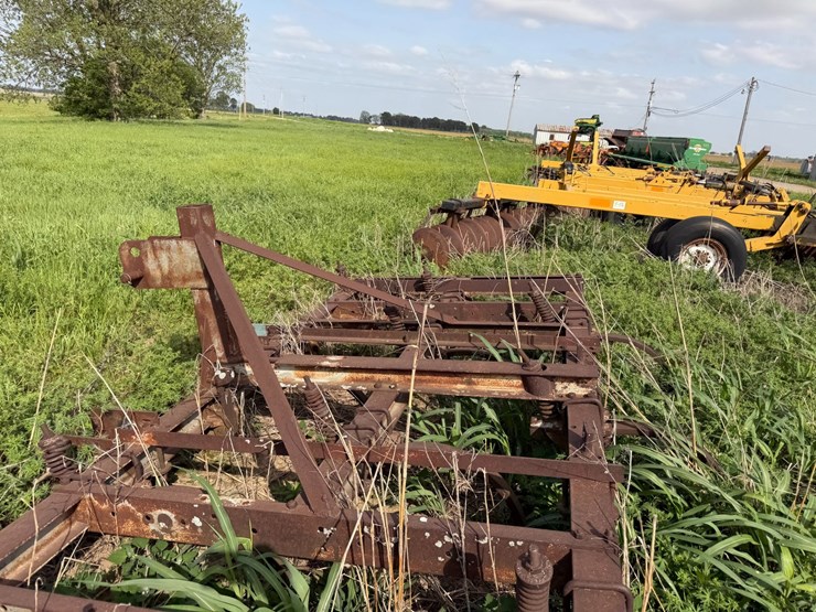 #45299-•-12'-chisel-plow-image-7