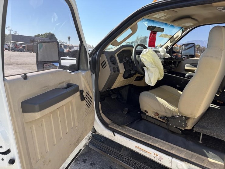 2010-ford-f450-image-14