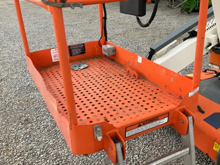 #309-•-2019-snorkel-38'-articulating-lift-image-26