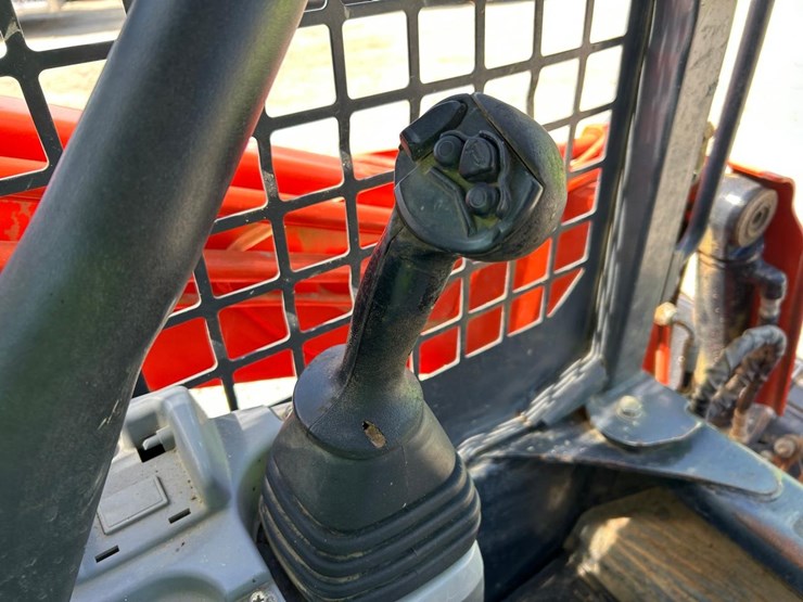 2019-kubota-svl75-2-image-24