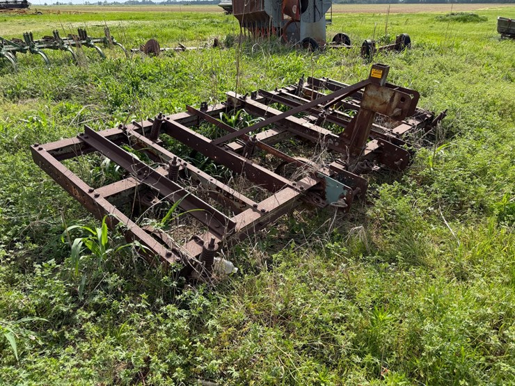 #45299-•-12'-chisel-plow-image-2