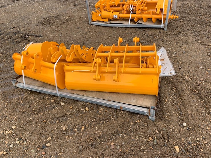 compact-excavator-attachments-image-2