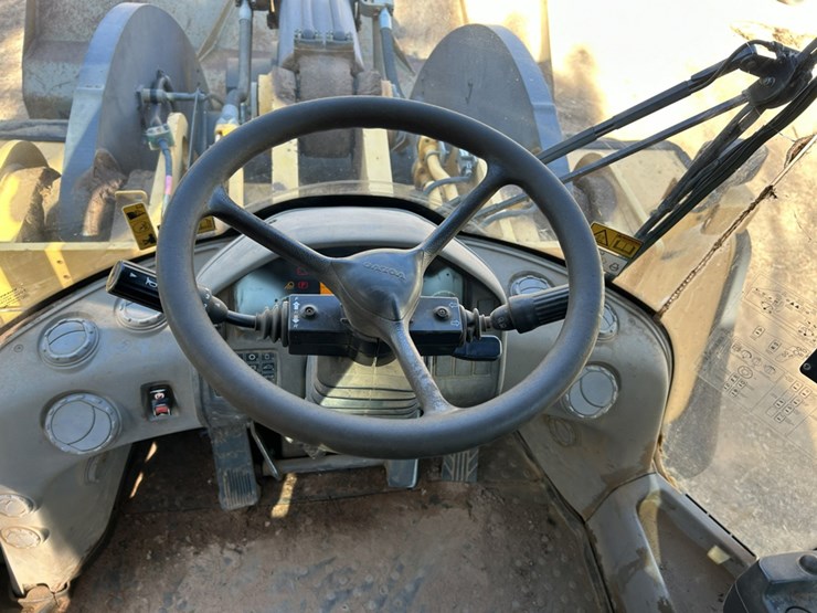 volvo-l250g-image-69