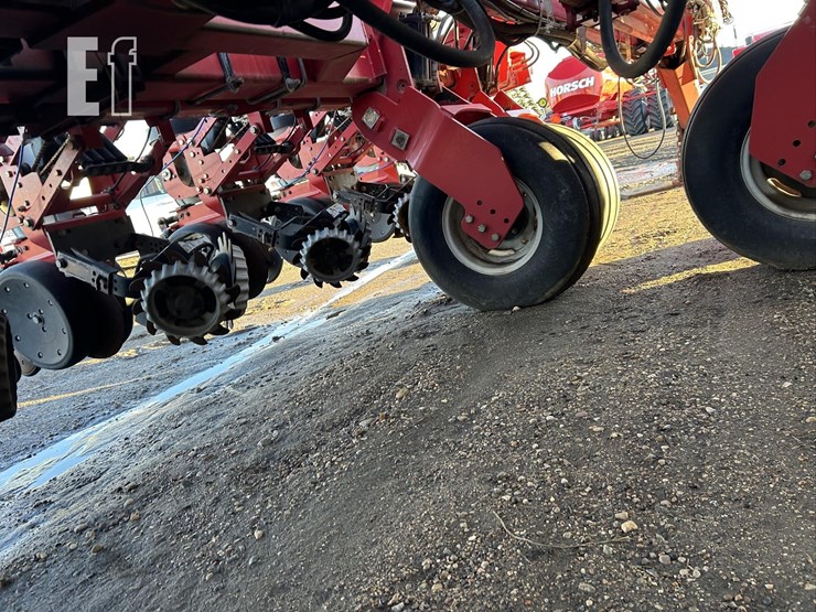 2009-white-8516-image-32