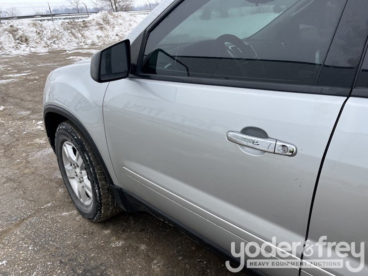 2012-gmc-acadia-image-14