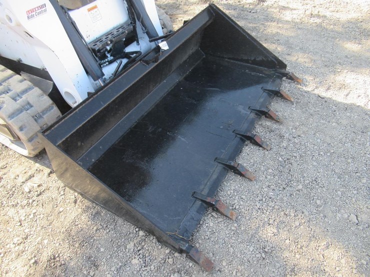 wildcat-78"-skid-steer-tooth-bucket-image-4