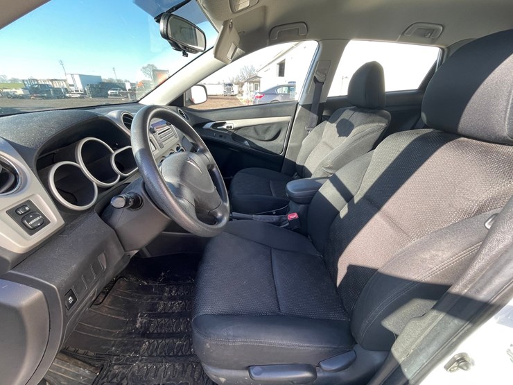 #2849-•-2008-pontiac-vibe-awd-hatchback-(has-wi-title)-image-14