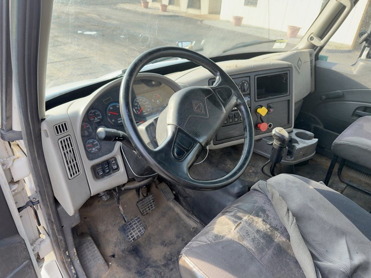 2015-international-8600-image-24