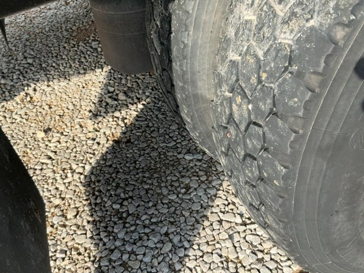 2021-peterbilt-337-image-75