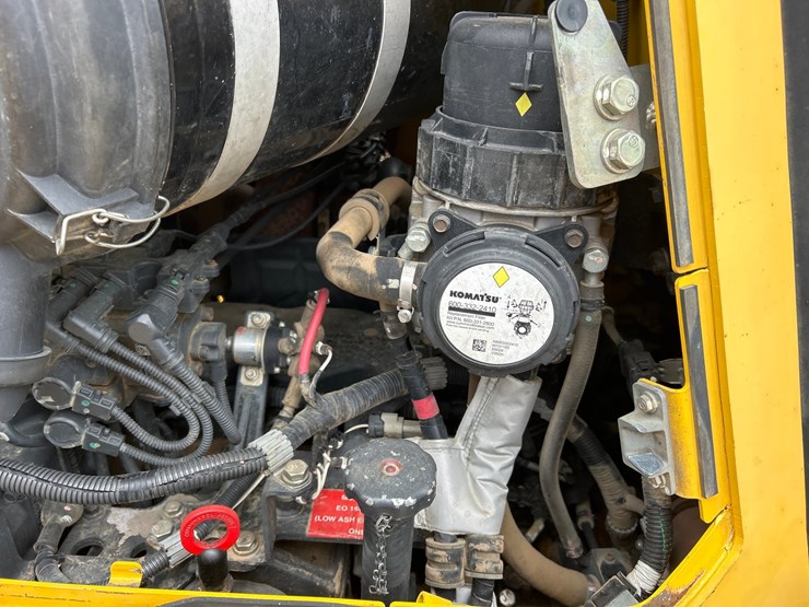 komatsu-d61pxi-23-image-30