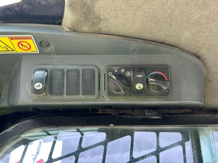 caterpillar-256c-image-22