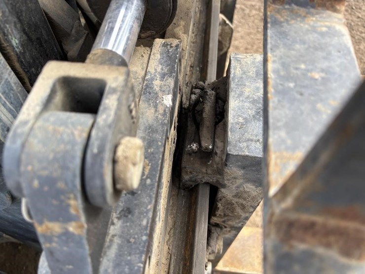 2015-yale-gdp80-forklift-image-12