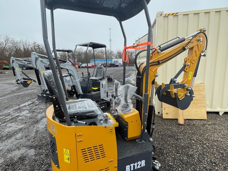 #3292-•-2026-ats-rt12r-mini-excavator-image-3