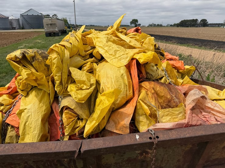 #45264-•-9'-utility-trailer-w/levee-spills-image-11