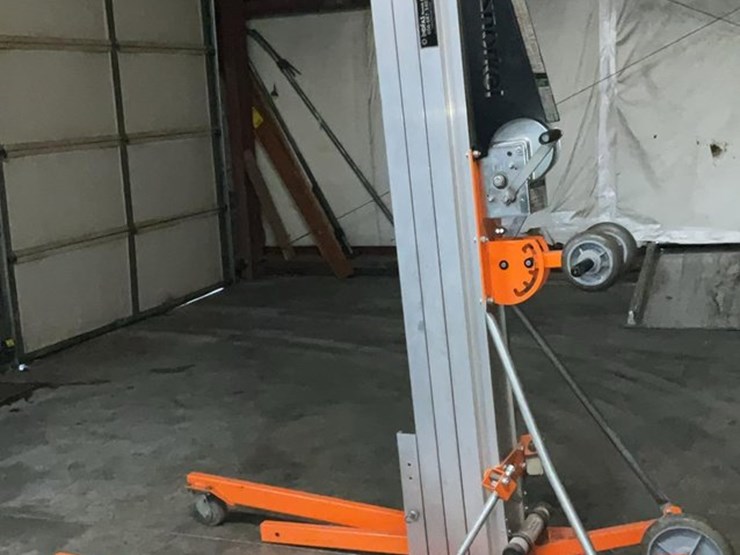 #315-•-2019-snorkel-18'-material-lift-image-1