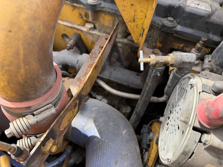 caterpillar-330d-image-85