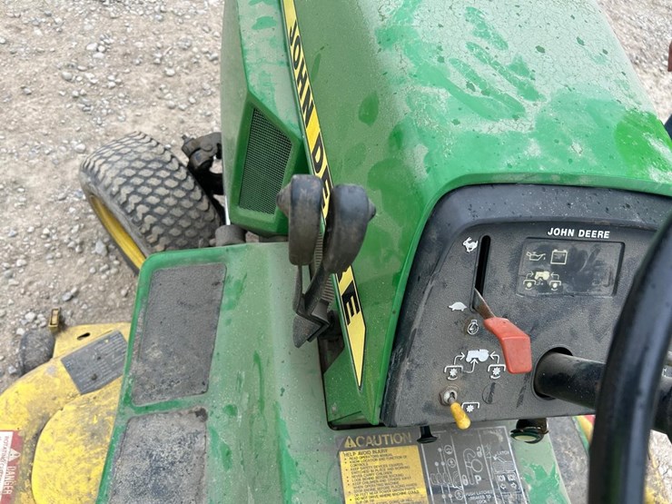 john-deere-318-image-21