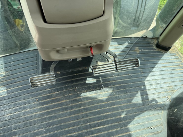 2010-john-deere-8270r-image-69