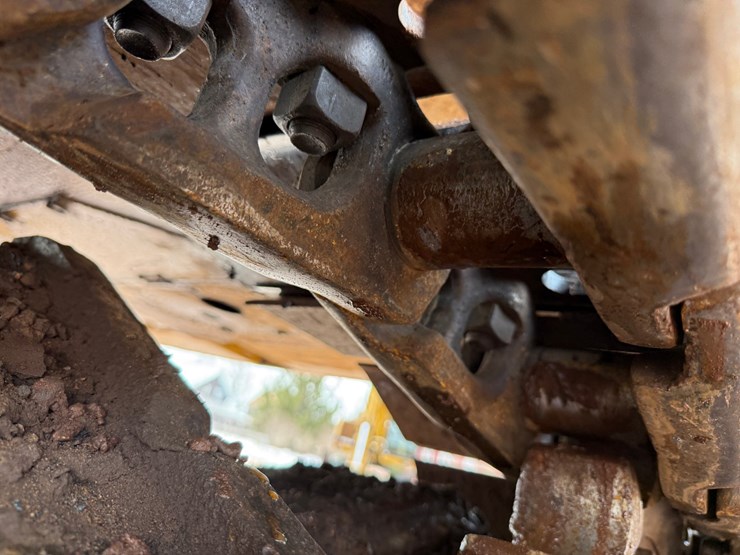 caterpillar-330d-image-125