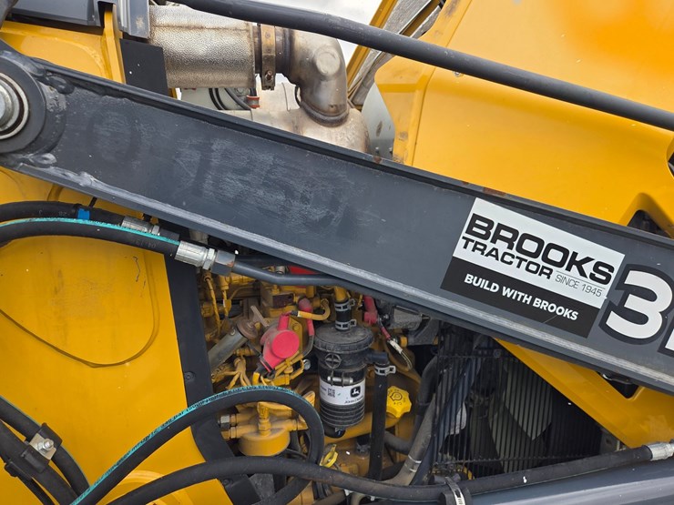 2019-deere-310-image-25