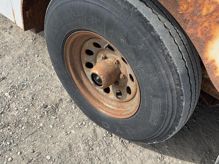 2001-cm-trailers-image-11