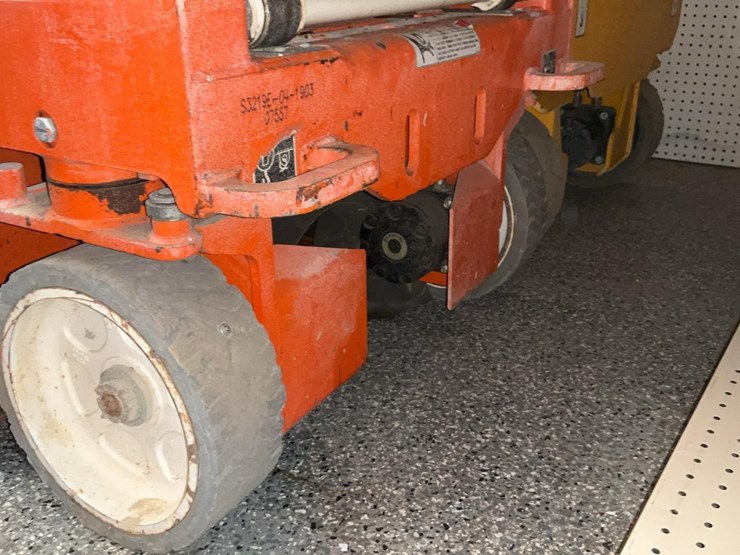 #416-•-2019-snorkel-19'-scissor-lift-image-13