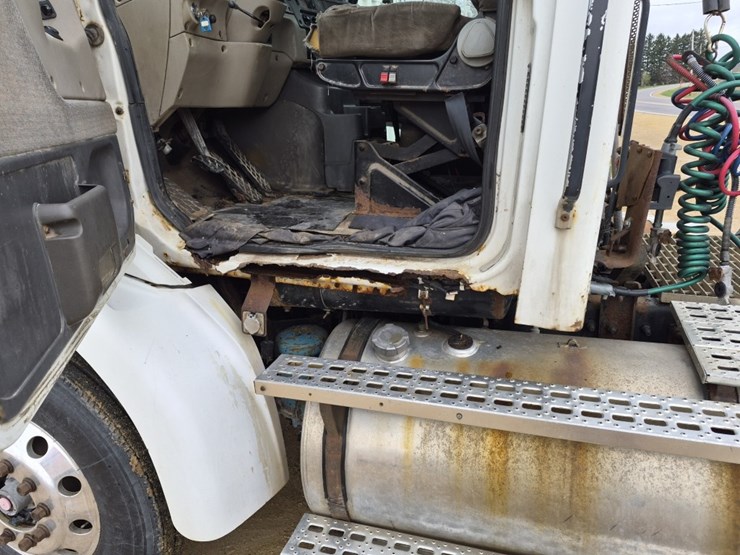 2000-caterpillar-c12-image-17