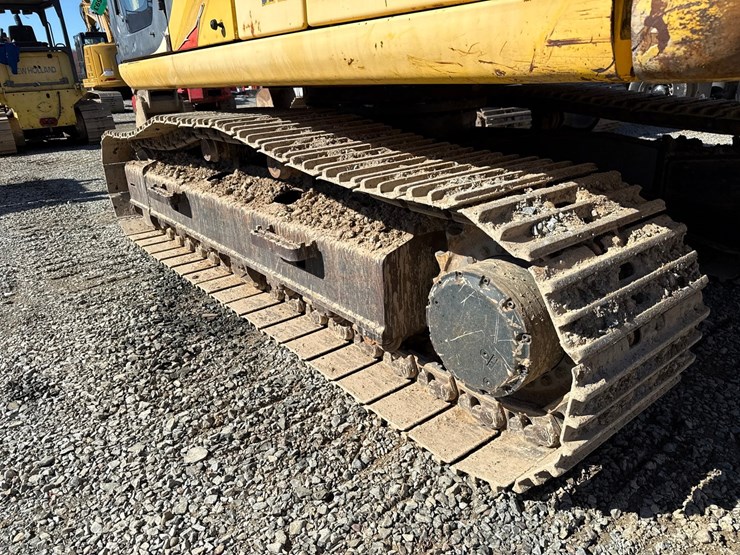 new-holland-eh160-image-54