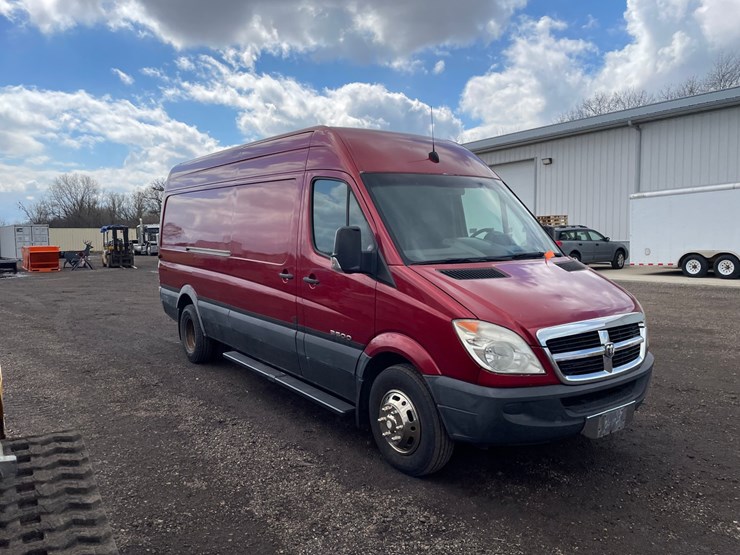 2008-dodge-3500-image-3