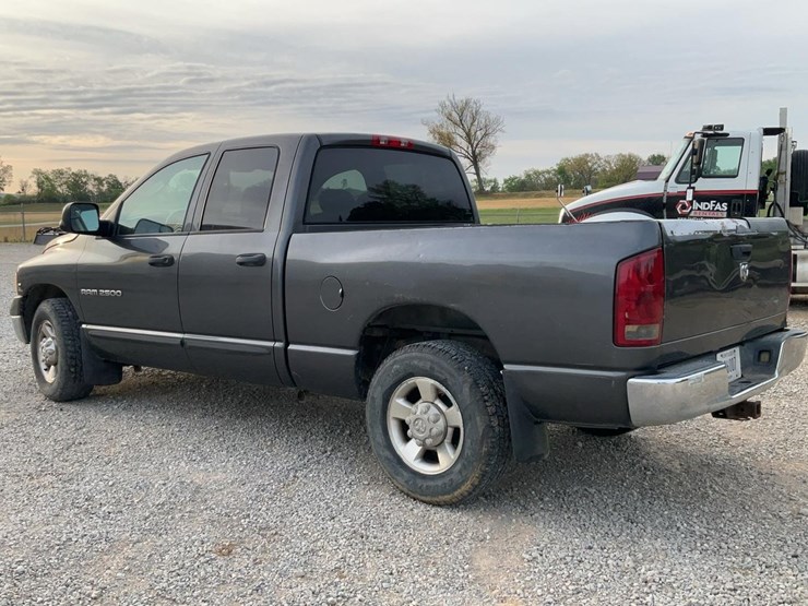 2004-dodge-2500-image-3