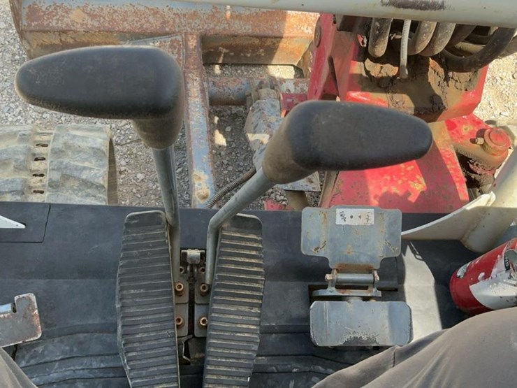 2017-takeuchi-tb240-image-19