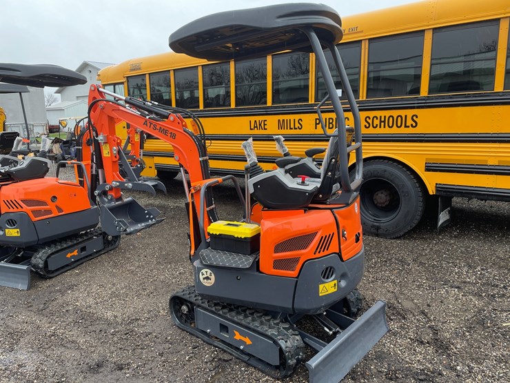 #3296-•-2026-ats-me18-mini-excavator-image-4