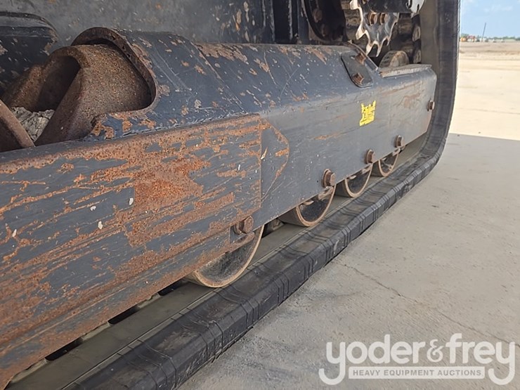 2020-kubota-svl65-2-image-17