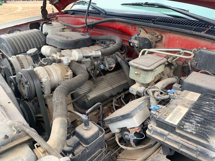 2000-chevrolet-c3500-pickup-image-11
