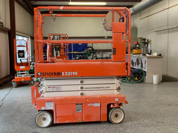 #430-•-2023-snorkel-19'-scissor-lift-image-1
