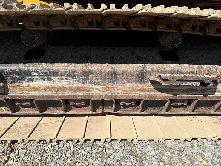 caterpillar-325-image-75